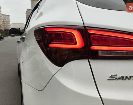 Белый Хендай Санта Фе, объемом двигателя 2 л и пробегом 179 тыс. км за 18800 $, фото 16 на Automoto.ua