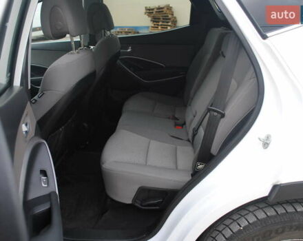 Белый Хендай Санта Фе, объемом двигателя 2.36 л и пробегом 158 тыс. км за 12900 $, фото 10 на Automoto.ua