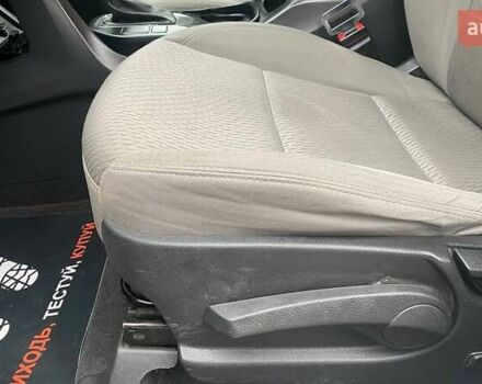 Белый Хендай Санта Фе, объемом двигателя 2.36 л и пробегом 152 тыс. км за 12500 $, фото 14 на Automoto.ua