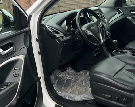 Белый Хендай Санта Фе, объемом двигателя 2.2 л и пробегом 226 тыс. км за 18999 $, фото 5 на Automoto.ua