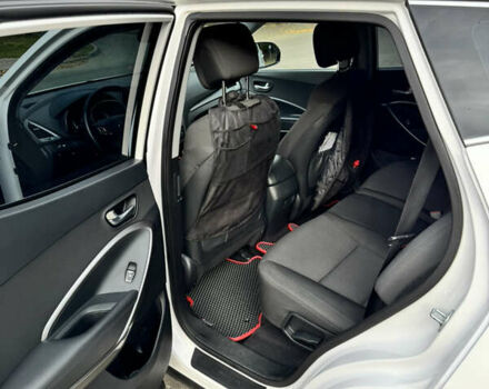 Белый Хендай Санта Фе, объемом двигателя 2.2 л и пробегом 146 тыс. км за 18500 $, фото 13 на Automoto.ua