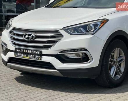 Белый Хендай Санта Фе, объемом двигателя 2.36 л и пробегом 165 тыс. км за 15500 $, фото 6 на Automoto.ua