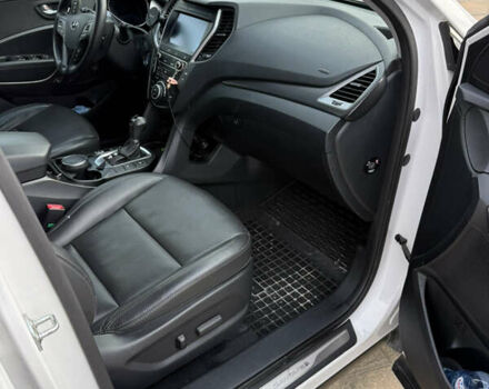 Белый Хендай Санта Фе, объемом двигателя 2.36 л и пробегом 110 тыс. км за 18000 $, фото 7 на Automoto.ua