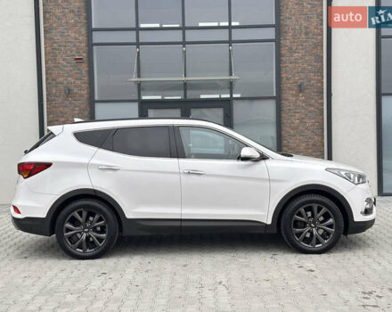 Белый Хендай Санта Фе, объемом двигателя 2.2 л и пробегом 158 тыс. км за 23600 $, фото 7 на Automoto.ua