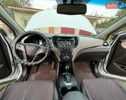 Белый Хендай Санта Фе, объемом двигателя 2.36 л и пробегом 111 тыс. км за 15000 $, фото 23 на Automoto.ua