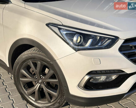 Белый Хендай Санта Фе, объемом двигателя 2.2 л и пробегом 156 тыс. км за 23600 $, фото 13 на Automoto.ua