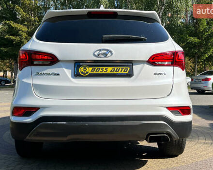 Белый Хендай Санта Фе, объемом двигателя 2.4 л и пробегом 88 тыс. км за 17500 $, фото 5 на Automoto.ua