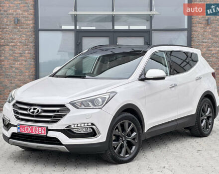 Белый Хендай Санта Фе, объемом двигателя 2.2 л и пробегом 158 тыс. км за 23600 $, фото 5 на Automoto.ua