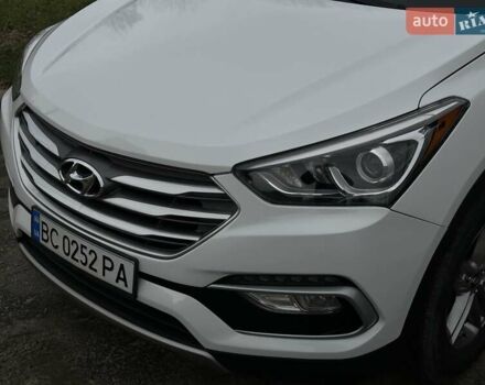 Белый Хендай Санта Фе, объемом двигателя 2.4 л и пробегом 110 тыс. км за 14750 $, фото 6 на Automoto.ua