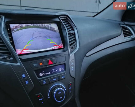 Білий Хендай Санта Фе, об'ємом двигуна 2 л та пробігом 189 тис. км за 18888 $, фото 22 на Automoto.ua