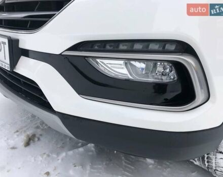 Белый Хендай Санта Фе, объемом двигателя 2 л и пробегом 200 тыс. км за 19800 $, фото 4 на Automoto.ua