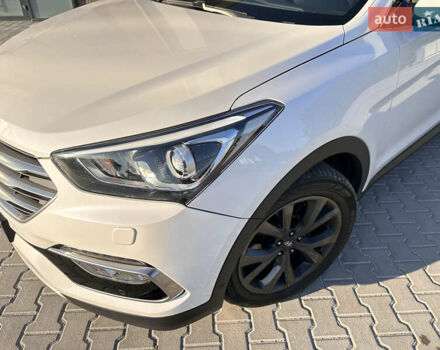 Белый Хендай Санта Фе, объемом двигателя 2.2 л и пробегом 157 тыс. км за 23650 $, фото 22 на Automoto.ua