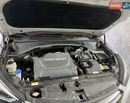 Белый Хендай Санта Фе, объемом двигателя 2.2 л и пробегом 168 тыс. км за 23300 $, фото 49 на Automoto.ua