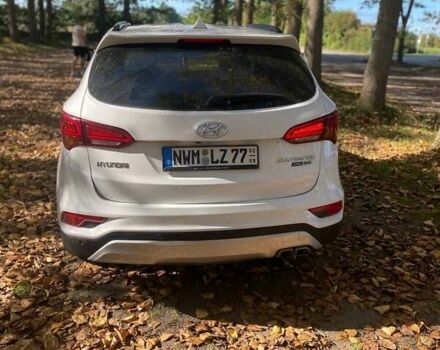 Белый Хендай Санта Фе, объемом двигателя 2.2 л и пробегом 189 тыс. км за 16946 $, фото 5 на Automoto.ua