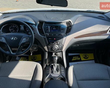 Белый Хендай Санта Фе, объемом двигателя 2.4 л и пробегом 88 тыс. км за 17500 $, фото 14 на Automoto.ua