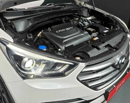 Белый Хендай Санта Фе, объемом двигателя 2.2 л и пробегом 105 тыс. км за 5200 $, фото 4 на Automoto.ua