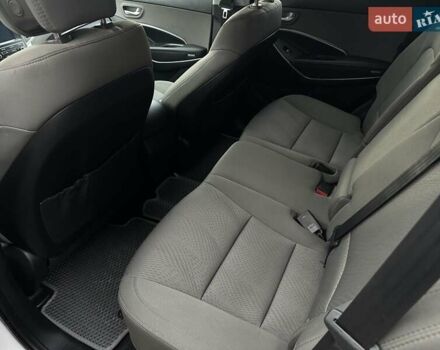 Белый Хендай Санта Фе, объемом двигателя 2.4 л и пробегом 110 тыс. км за 14750 $, фото 43 на Automoto.ua