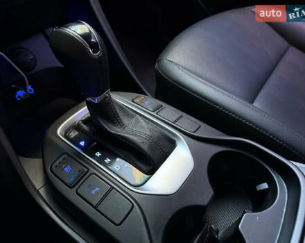 Белый Хендай Санта Фе, объемом двигателя 2 л и пробегом 183 тыс. км за 19555 $, фото 15 на Automoto.ua