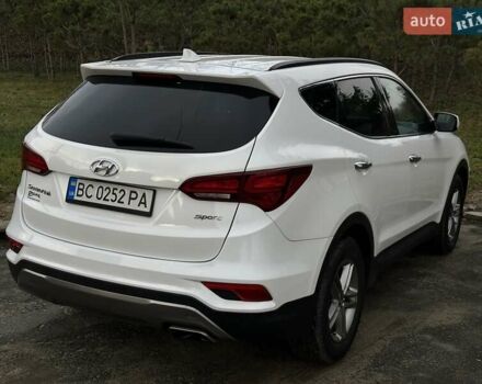 Белый Хендай Санта Фе, объемом двигателя 2.4 л и пробегом 110 тыс. км за 14750 $, фото 10 на Automoto.ua
