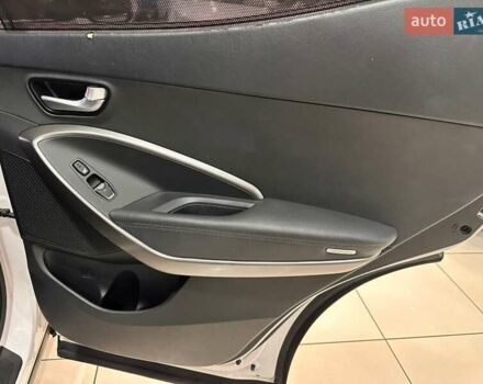 Білий Хендай Санта Фе, об'ємом двигуна 2 л та пробігом 167 тис. км за 19900 $, фото 22 на Automoto.ua