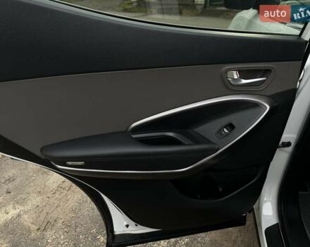 Белый Хендай Санта Фе, объемом двигателя 2.4 л и пробегом 110 тыс. км за 14750 $, фото 40 на Automoto.ua