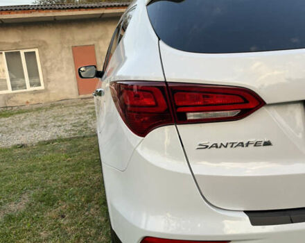 Белый Хендай Санта Фе, объемом двигателя 2.36 л и пробегом 111 тыс. км за 15000 $, фото 6 на Automoto.ua