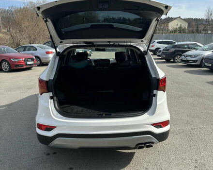 Белый Хендай Санта Фе, объемом двигателя 2 л и пробегом 170 тыс. км за 19000 $, фото 22 на Automoto.ua