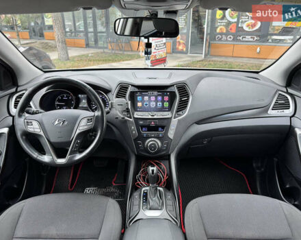 Белый Хендай Санта Фе, объемом двигателя 2.2 л и пробегом 146 тыс. км за 18500 $, фото 7 на Automoto.ua