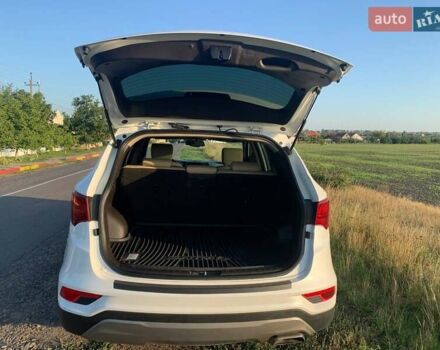 Белый Хендай Санта Фе, объемом двигателя 2.4 л и пробегом 78 тыс. км за 17500 $, фото 5 на Automoto.ua