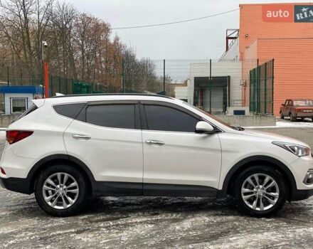 Белый Хендай Санта Фе, объемом двигателя 2 л и пробегом 200 тыс. км за 19800 $, фото 1 на Automoto.ua