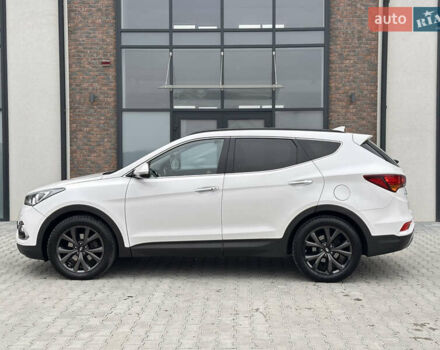 Белый Хендай Санта Фе, объемом двигателя 2.2 л и пробегом 158 тыс. км за 23600 $, фото 6 на Automoto.ua