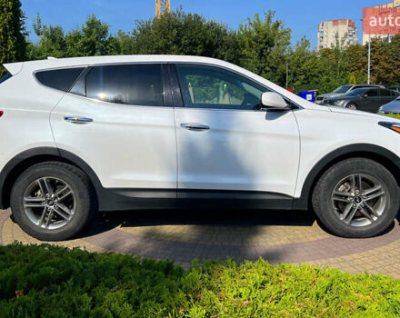 Белый Хендай Санта Фе, объемом двигателя 2.4 л и пробегом 88 тыс. км за 17500 $, фото 7 на Automoto.ua