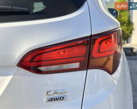 Білий Хендай Санта Фе, об'ємом двигуна 2.2 л та пробігом 155 тис. км за 23600 $, фото 19 на Automoto.ua