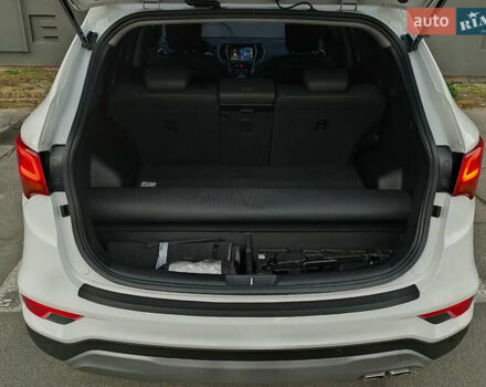 Білий Хендай Санта Фе, об'ємом двигуна 2 л та пробігом 189 тис. км за 18888 $, фото 18 на Automoto.ua