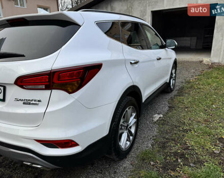 Белый Хендай Санта Фе, объемом двигателя 2.2 л и пробегом 168 тыс. км за 23300 $, фото 4 на Automoto.ua