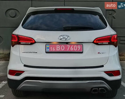 Білий Хендай Санта Фе, об'ємом двигуна 2 л та пробігом 189 тис. км за 18888 $, фото 8 на Automoto.ua