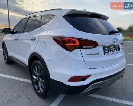 Белый Хендай Санта Фе, объемом двигателя 2 л и пробегом 211 тыс. км за 23850 $, фото 4 на Automoto.ua