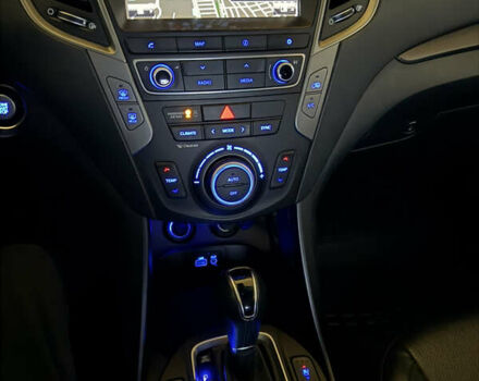 Белый Хендай Санта Фе, объемом двигателя 2.2 л и пробегом 168 тыс. км за 23300 $, фото 43 на Automoto.ua