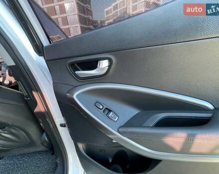 Белый Хендай Санта Фе, объемом двигателя 2 л и пробегом 137 тыс. км за 23500 $, фото 18 на Automoto.ua