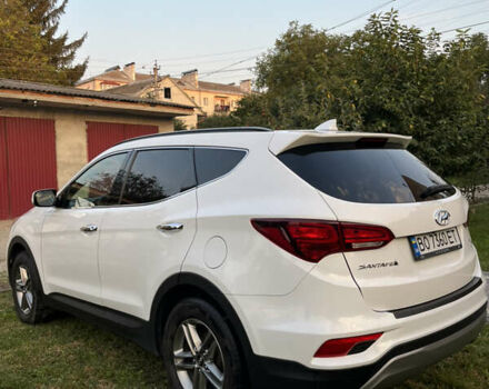 Белый Хендай Санта Фе, объемом двигателя 2.36 л и пробегом 111 тыс. км за 15000 $, фото 4 на Automoto.ua