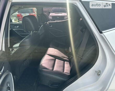 Белый Хендай Санта Фе, объемом двигателя 2 л и пробегом 170 тыс. км за 19000 $, фото 1 на Automoto.ua