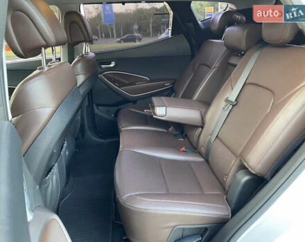 Белый Хендай Санта Фе, объемом двигателя 2 л и пробегом 211 тыс. км за 23850 $, фото 7 на Automoto.ua