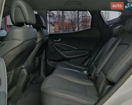 Білий Хендай Санта Фе, об'ємом двигуна 2 л та пробігом 189 тис. км за 18888 $, фото 5 на Automoto.ua