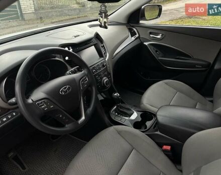 Белый Хендай Санта Фе, объемом двигателя 2.4 л и пробегом 110 тыс. км за 14750 $, фото 22 на Automoto.ua