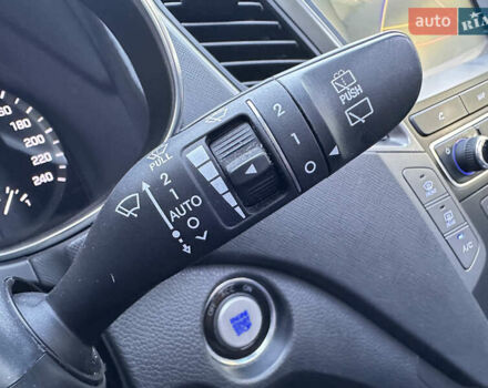 Белый Хендай Санта Фе, объемом двигателя 2.2 л и пробегом 157 тыс. км за 23650 $, фото 63 на Automoto.ua