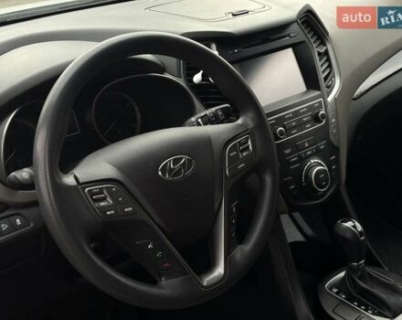 Белый Хендай Санта Фе, объемом двигателя 2.4 л и пробегом 110 тыс. км за 14750 $, фото 23 на Automoto.ua