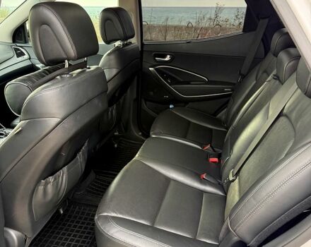 Белый Хендай Санта Фе, объемом двигателя 2.4 л и пробегом 110 тыс. км за 18500 $, фото 5 на Automoto.ua