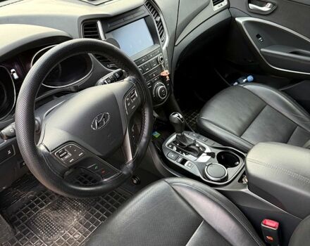 Белый Хендай Санта Фе, объемом двигателя 2.4 л и пробегом 110 тыс. км за 18500 $, фото 8 на Automoto.ua