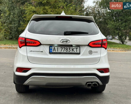 Белый Хендай Санта Фе, объемом двигателя 2.2 л и пробегом 146 тыс. км за 18500 $, фото 6 на Automoto.ua
