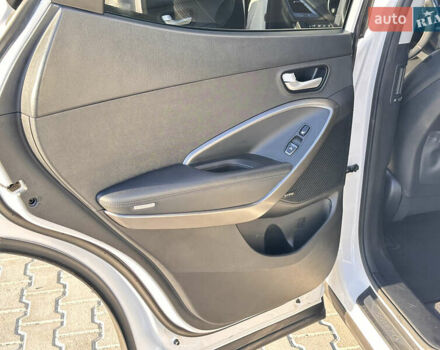 Белый Хендай Санта Фе, объемом двигателя 2.2 л и пробегом 156 тыс. км за 23600 $, фото 38 на Automoto.ua